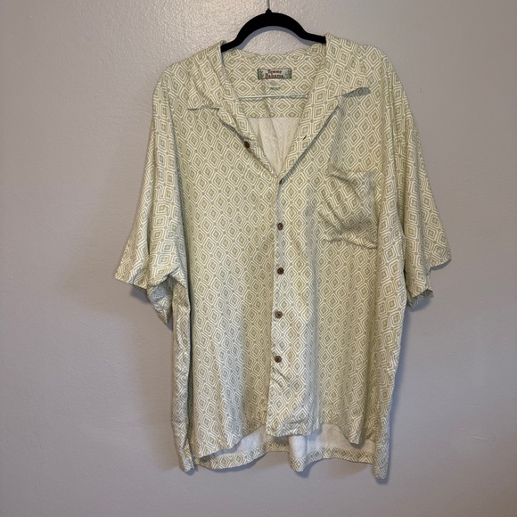 Tommy Bahama 100% Silk Beige Yellow Hawaiian Shirt Mens Size XXL Micro Floral - Picture 1 of 9